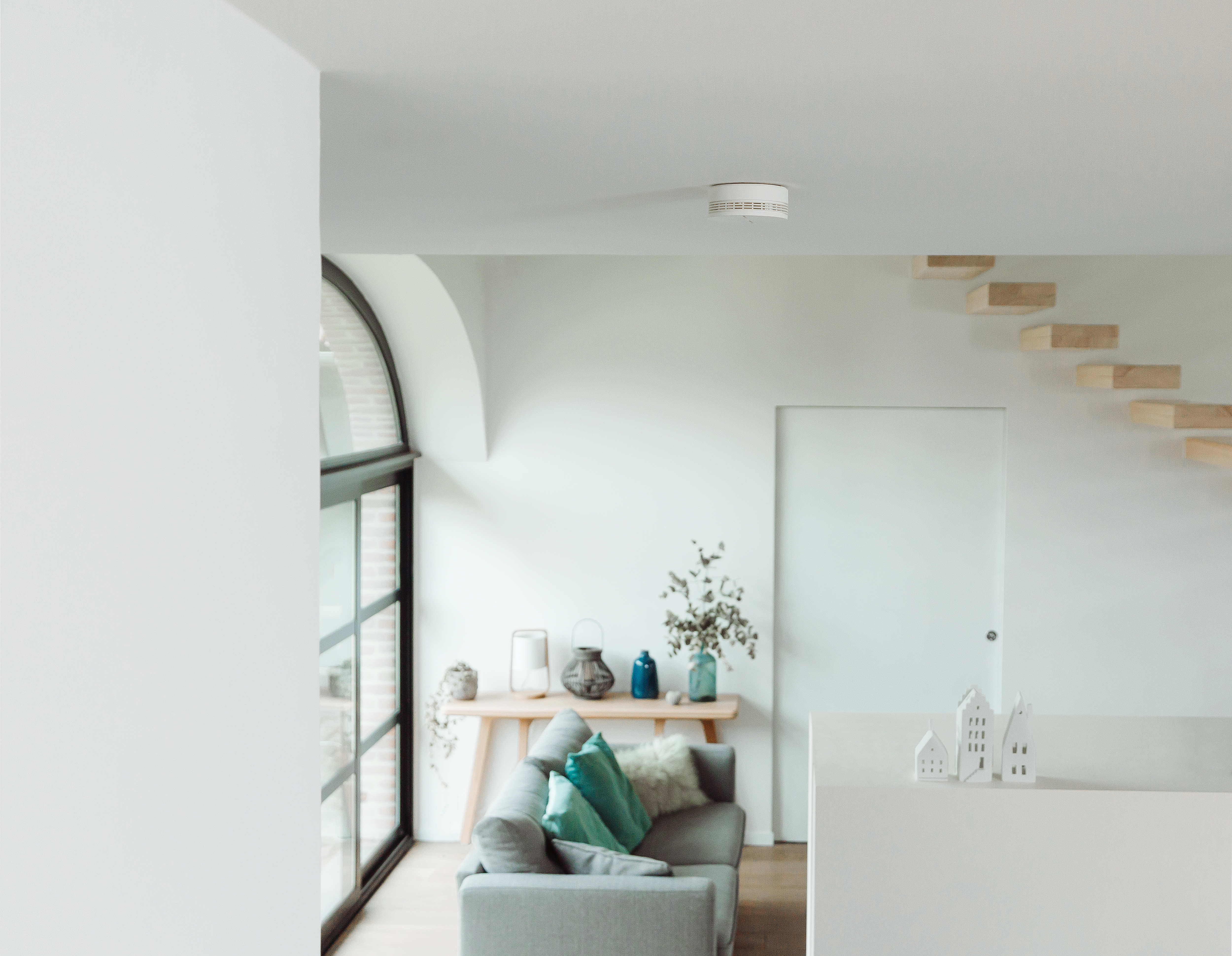 Deaktivieren Sie die Alarmanlage einfach per Smartphone.