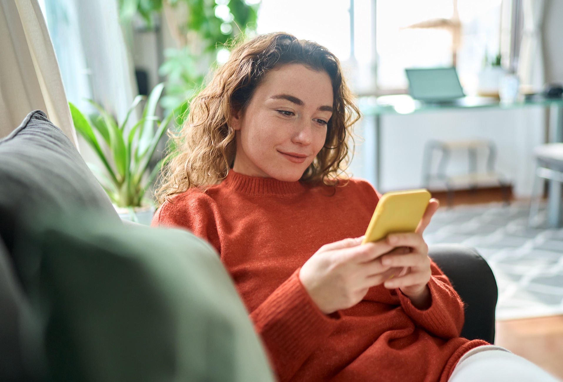 Keep an eye on your interior in real time.